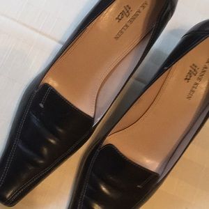 Black 2 inch pump